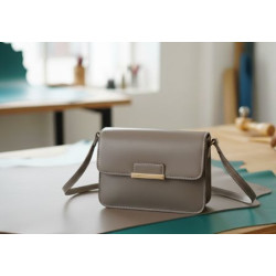 Barva kůže a kabelka